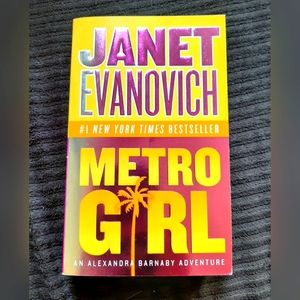 Metro Girl by Janet Evanovich paperback